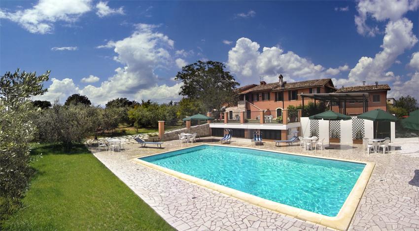 Il Casale Degli Ulivi B&B Ascoli Piceno Bagian luar foto